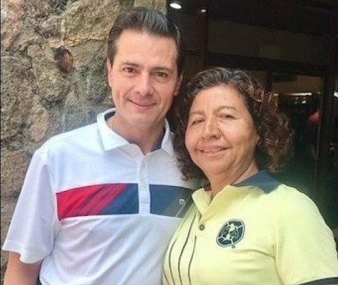 La priista presumió una fotografía con el ex Presidente Enrique Peña Nieto en un campo de golf. 