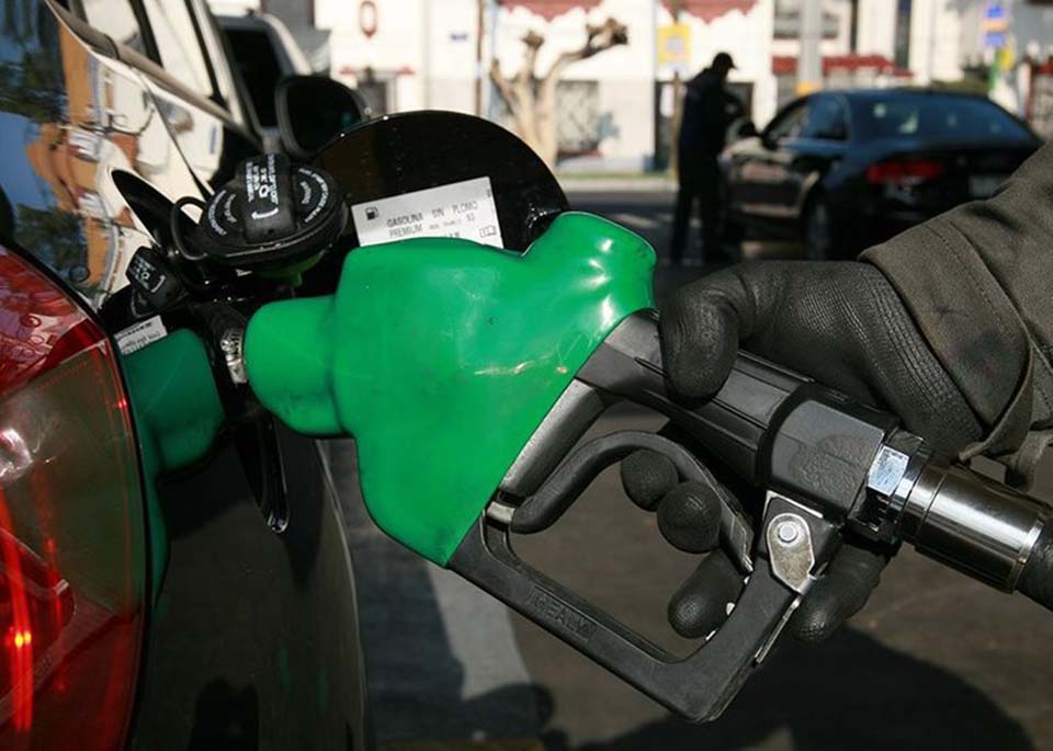 Suspenden 50 gasolineras a nivel nacional por vender litros incompletos