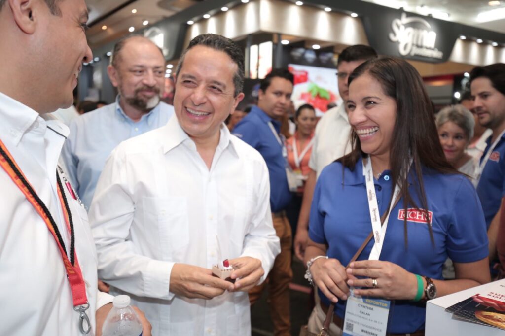 El gobernador Carlos Joaquín inauguró la 23 edición de ExpHotel 2019