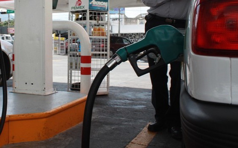 Hacienda vuelve a recortar estímulo fiscal a gasolina Magna y diésel