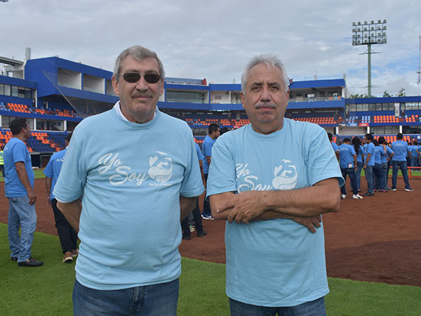 Roberto Enrique Robles, director general de Desarrollos Hidráulicos de Cancún (izq.) y Arturo Guzmán, representante de Grupo Mexicano de Desarrollo (GMD).