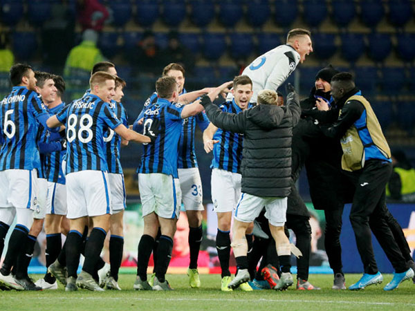 Atalanta vapulea 5-0 al Milan y sigue al acecho de puestos de Champions