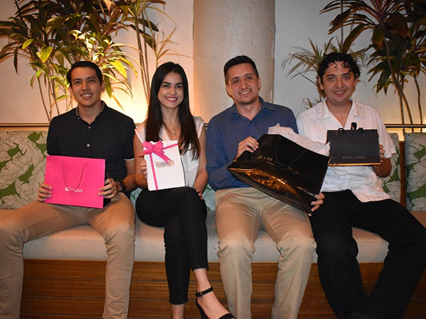 Los colaboradores se dieron cita en el restaurante FredÔÇÖs, en la zona hotelera de Cancún.