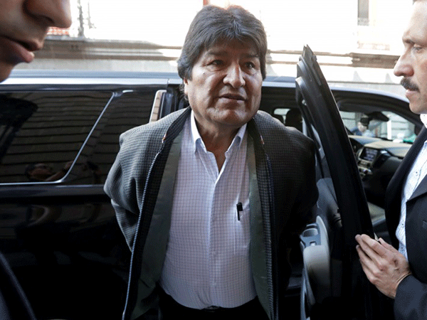 Evo Morales llega a Argentina como "refugiado"