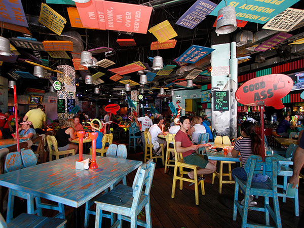 Cero tolerancia en Cozumel para bares en época decembrina