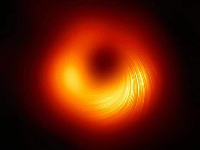 Capturan campos magnéticos del agujero negro