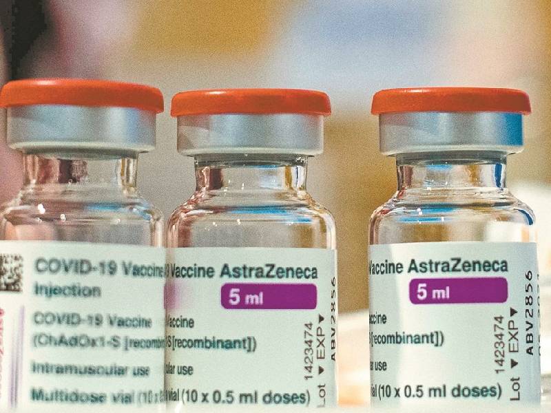 Vacuna COVID de AstraZeneca tiene efectividad del 79% y es segura: estudio