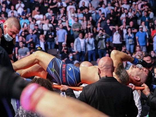 Escalofriante karma: Luchador de UFC sufre fractura en pelea (VIDEO)