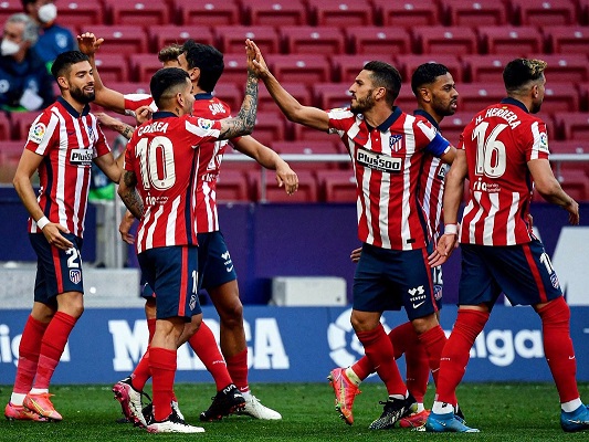 Atlético de Madrid se aferra a la cima; golea 5-0 a Eibar