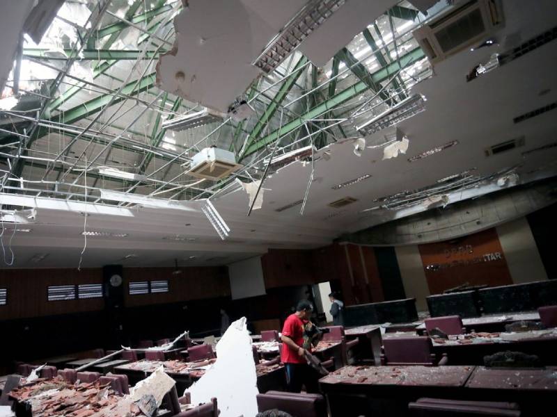 Terremoto de 6 sacude Indonesia; al menos 6 fallecidos