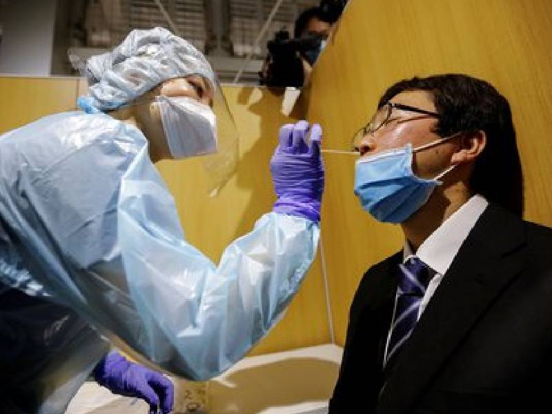 Alerta en Japón registra primeros casos de la variante ÔÇ£doble mutanteÔÇØ del coronavirus