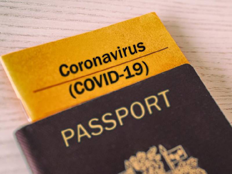 Así es la controversia entre tener o no un pasaporte Covid-19