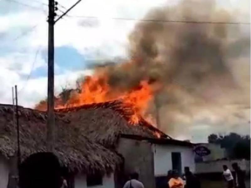 Bar en Felipe Carrillo Puerto termina bajo fuego (Fotos)