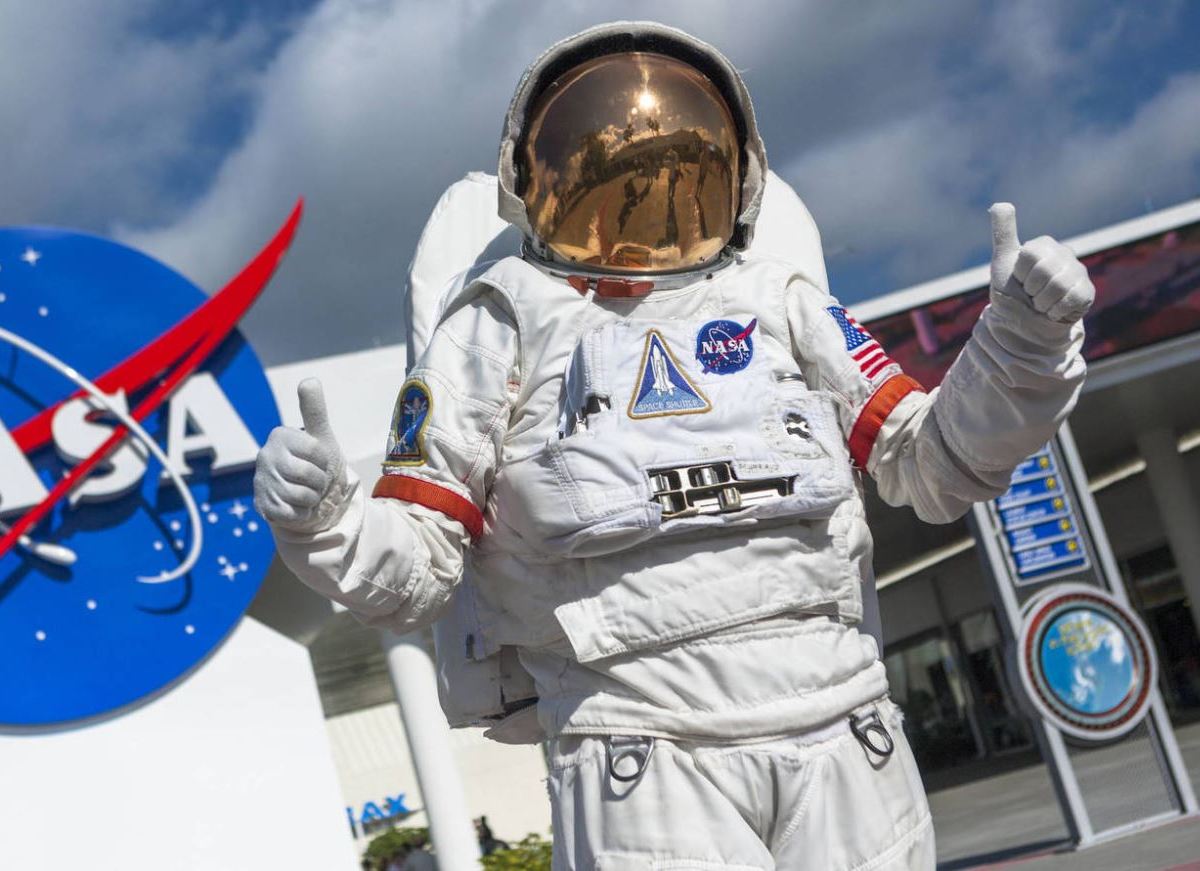 NASA proyecta llevar al primer hombre afroamericano a la luna