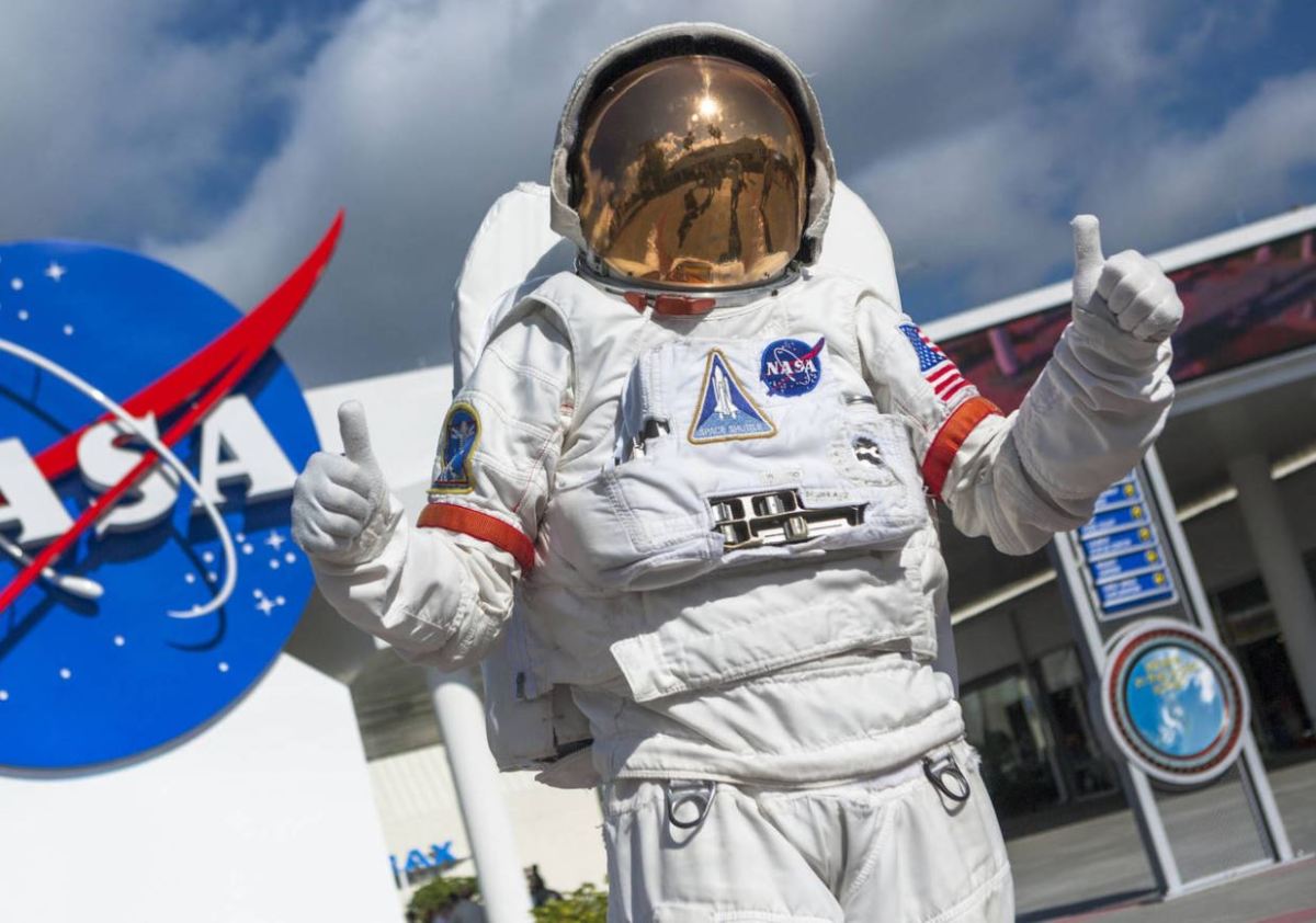 NASA proyecta llevar al primer hombre afroamericano a la luna