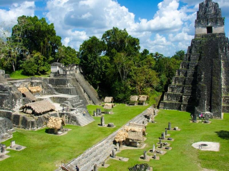 Descubren en Tikal estructuras que la conectan con la sociedad teotihuacana