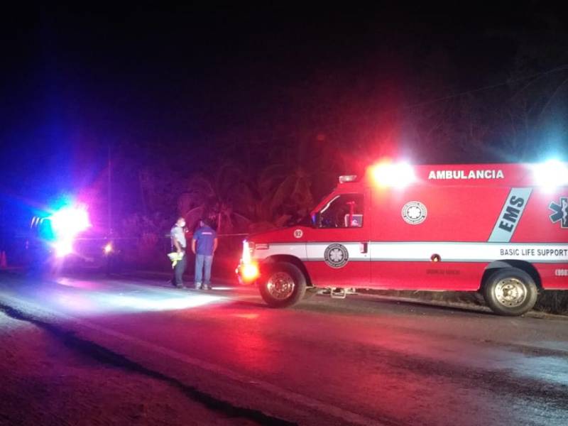 Padre e hija que viajaban en moto mueren arrollados por camioneta en carretera Cancún-Mérida