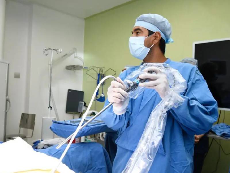 Realizan primera cirugía de manga gástrica en IMSS, Chiapas