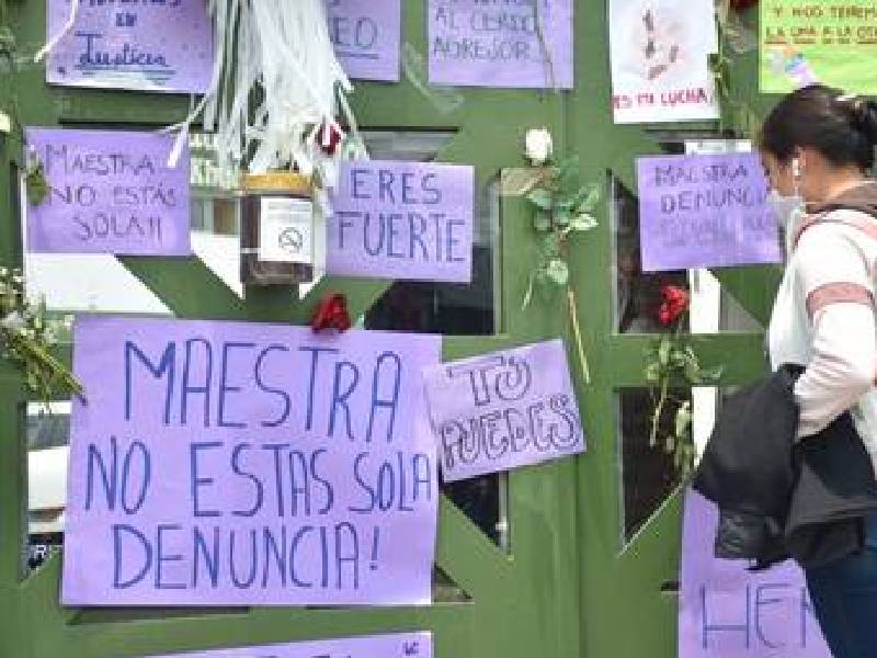 Sigue el apoyo a maestra que fue agredida mientras daba clases en línea