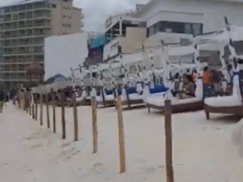 Video Denuncian en redes valla divisora en Mandala Beach