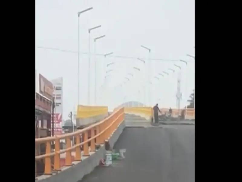 Video. Causa polémica en redes sociales la construcción de un puente en Tabasco