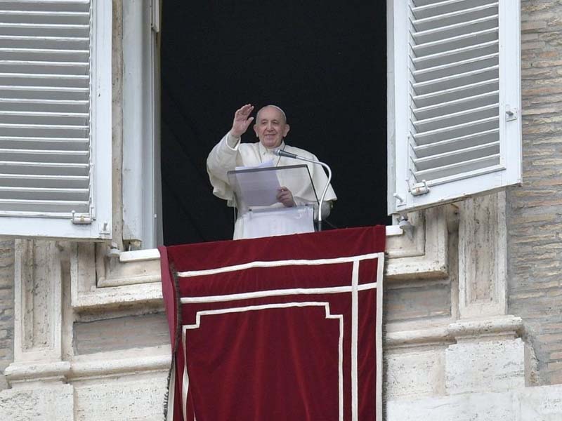 papa francisco reaparece en publico