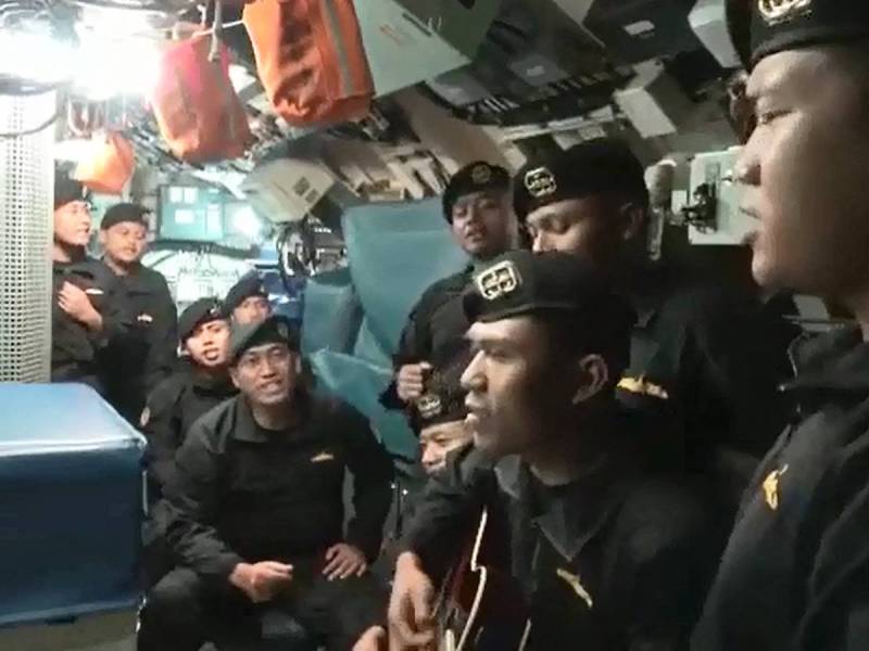 ¡Desolado! Revelan video de los 53 tripulantes de submarino cantando Adiós