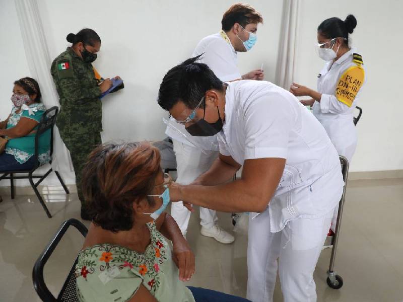 Adultos de 50 años se podrán vacunar este fin de semana en Mérida