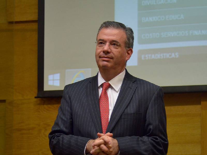 Alejandro Díaz de León no renovará como gobernador de Banxico AMLO