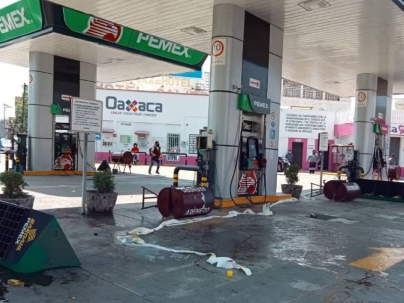 Estudiantes roban combustible de Pemex; alertan riesgos
