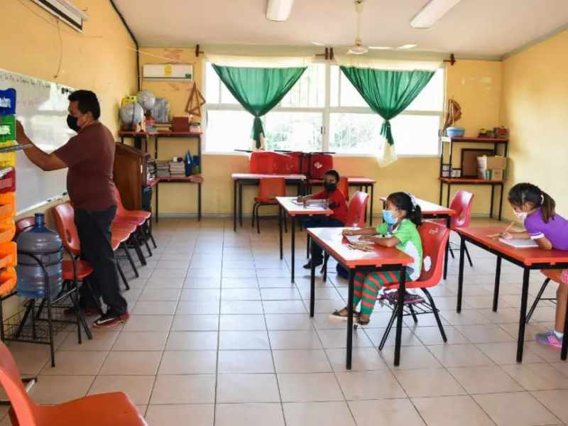 AMLO propone a Sheinbaum regresar a clases presenciales en junio