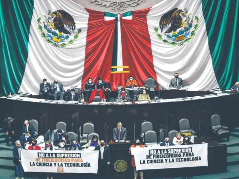 Diputados discuten 6 mil 485 iniciativas en San Lázaro