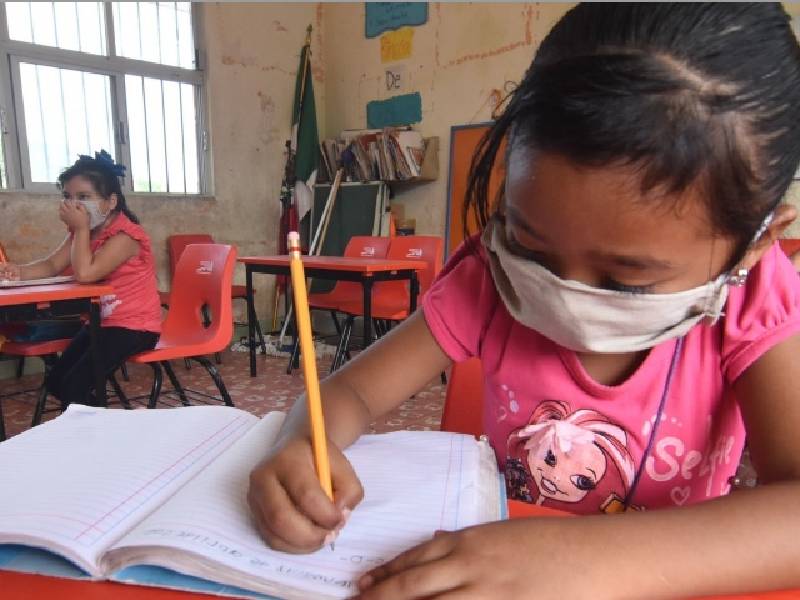 Pese a casos de Covid-19 en dos escuelas, Campeche sigue con el regreso a clases