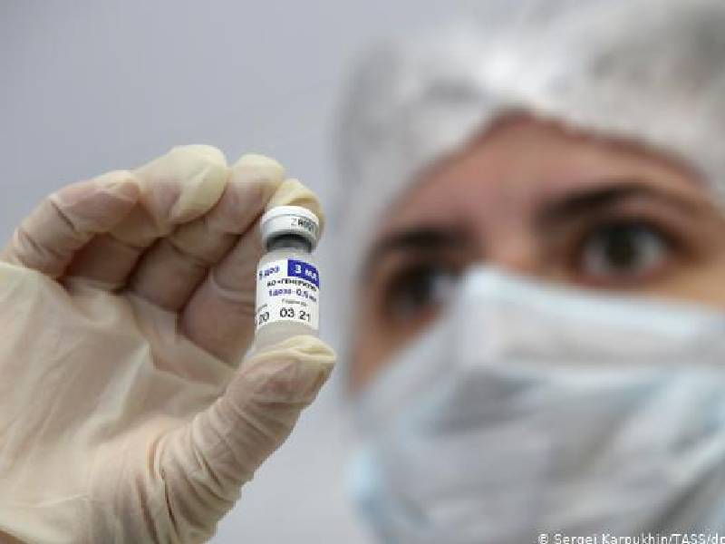 Rusia aprueba la vacuna de Sputnik Light, tiene 70% de eficacia