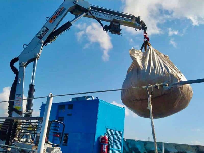 Ya está en aguas de Playa del Carmen el buque sargacero oceánico Natans