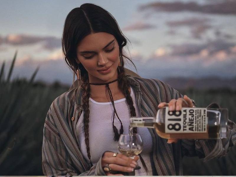 ¿Kendall Jenner se apropia de la cultura mexicana; saca su propio tequila