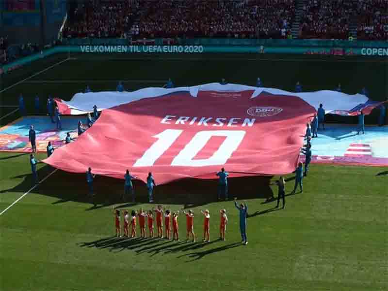 Toda la grada rinde homenaje a Eriksen en Eurocopa