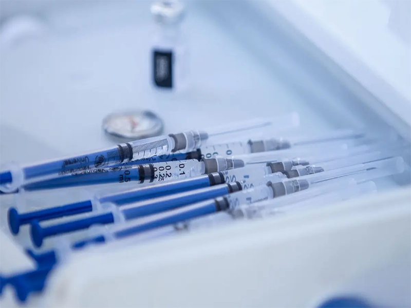 Vacunas Pfizer y Moderna podrían producir inmunidad duradera contra Covid
