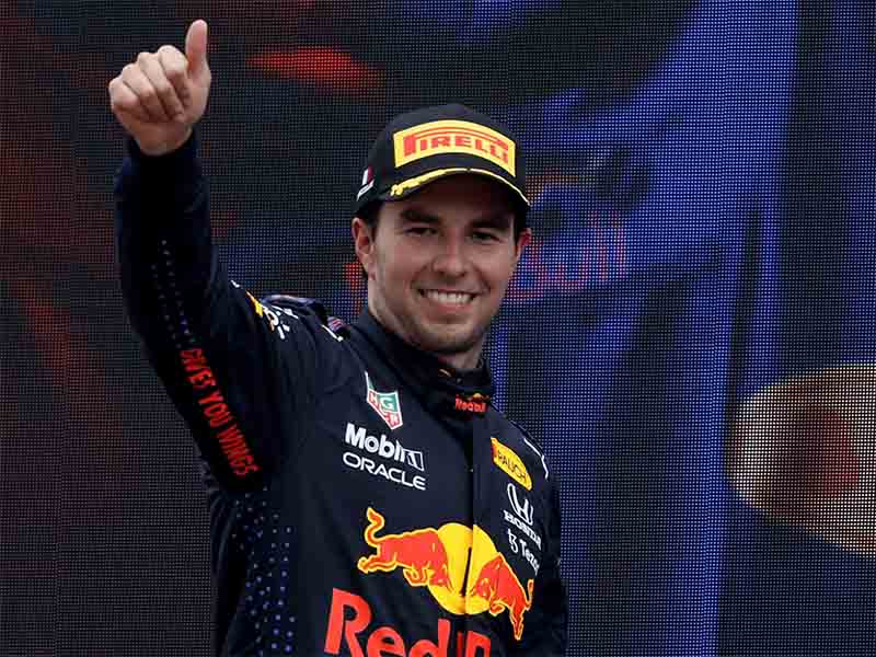 Checo Pérez destaca la estrategia de Red Bull para ganar a Mercedes