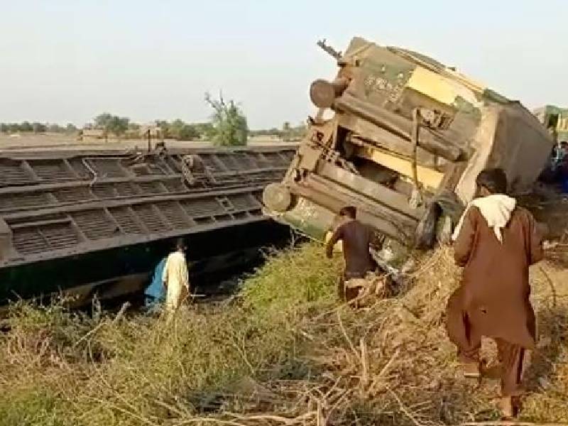Al menos 40 muertos en un accidente ferroviario en Pakistán