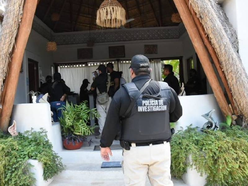 Catean hotel en Bacalar tras denuncia contra Ricardo Ponce como líder de secta Sexual