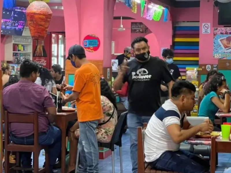 Culpan restauranteros a candidatos por aumento de casos Covid en QROO