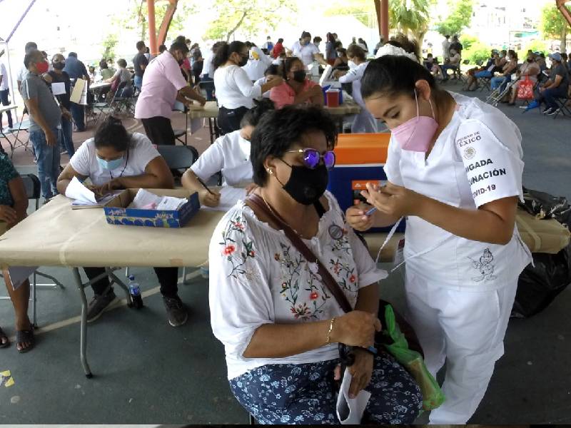 Jornadas de vacunación contra la covid-19 para adultos de 40 a 49 años en Cancún