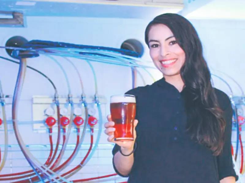 Mujeres luchan por una mayor inclusión en la industria cervecera