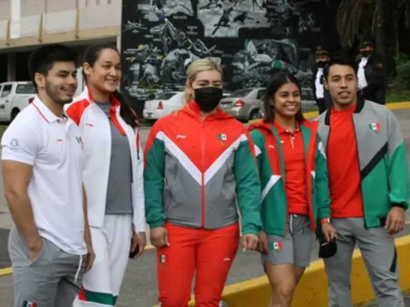 COM presenta uniformes de México para JO en Tokio