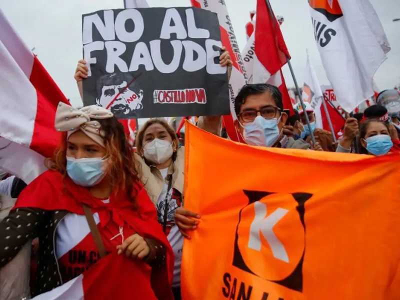 Incertidumbre y tensión provocan marchas en Perú