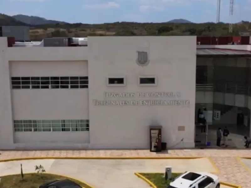 Fiscalía de Chiapas cambia medida cautelar a normalistas; todos, vinculados a proceso