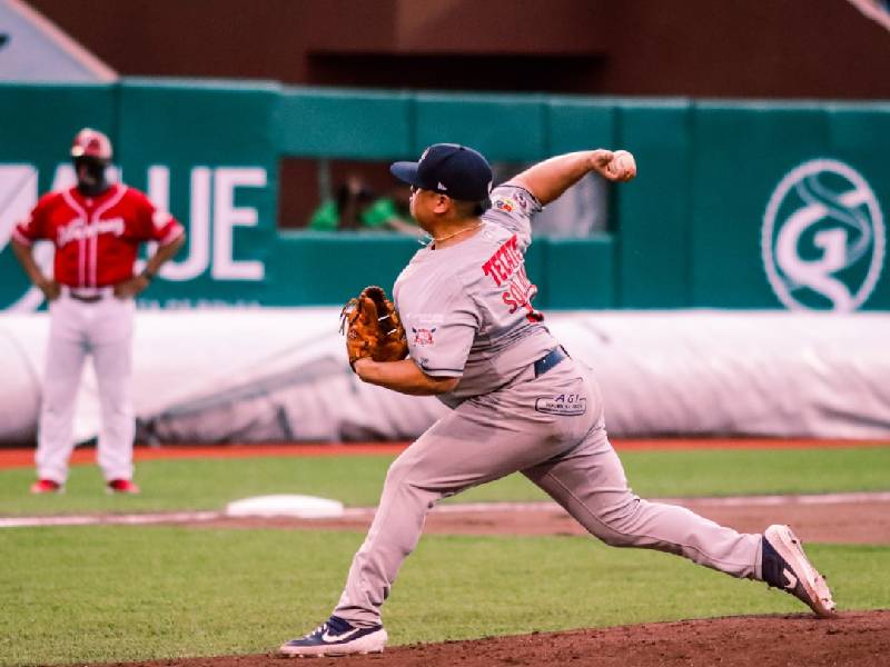 Picheo de Tigres en caída libre, Rojos gana 14-6 a la novena de bengala en Veracruz