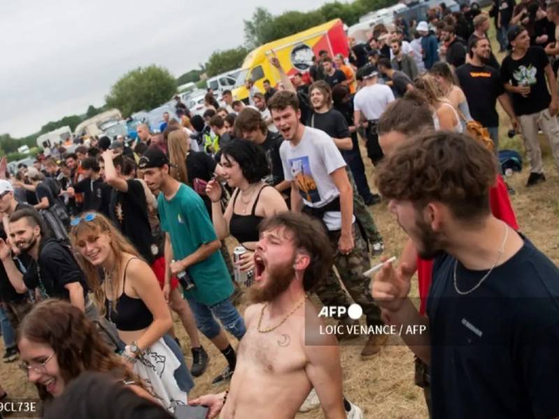 Fiesta clandestina en Francia termina en una guerra campal
