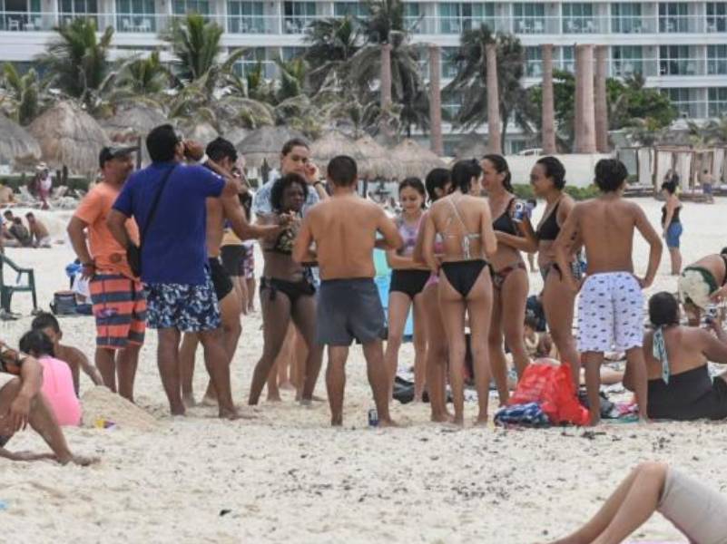 Estudiantes poblanos llegaron ya con Covid-19 a Cancún Sesa